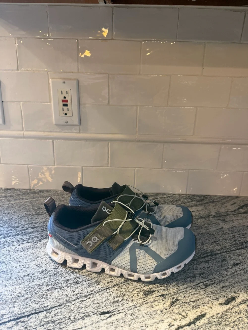 Women’s On Cloud Nexus Size 8.5